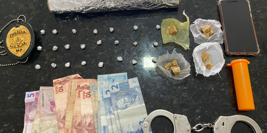 Droga e dinheiro apreendido com os suspeitos. (Foto: Divulgação / PC-MA)