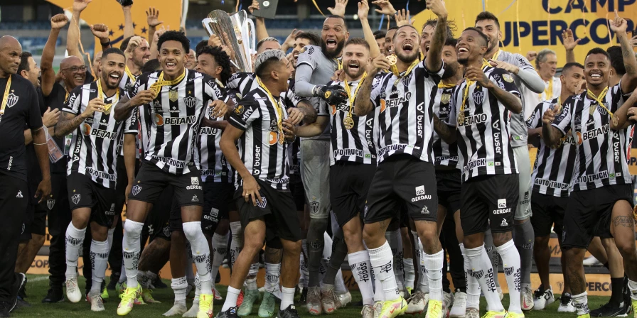 O Atlético Mineiro venceu a Supercopa do Brasil pela primeira vez.