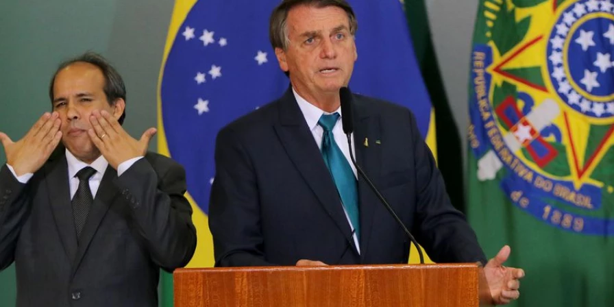 Presidente Jair Bolsonaro disse que "não quis peitar" o STF, mas corrigir uma injustiça