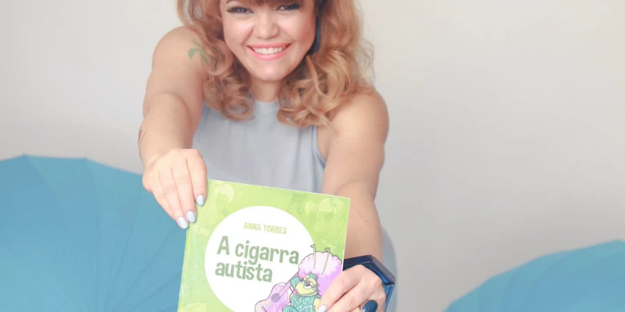 A publicação e o espetáculo “A Cigarra Autista” abordam o autismo de forma lúdica.