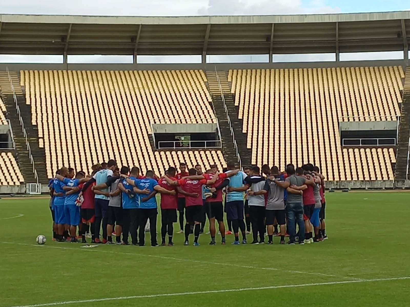 Time aposta na união e na garra para vencer o Sampaio (Crédito: Thiago Bastos)