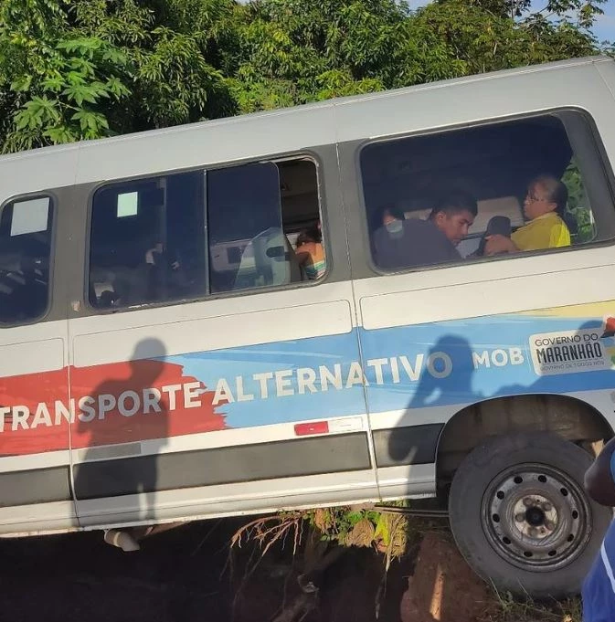 No veículo, havia sete ocupantes, segundo a PRF-MA. Foto: Reprodução/Redes sociais.