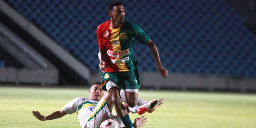 Mateusinho, lateral-direito do Sampaio Corrêa.