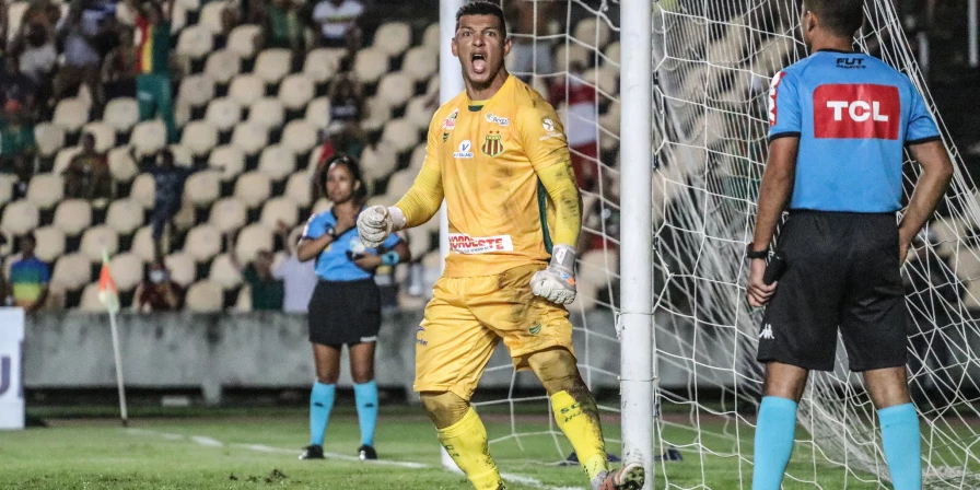 Luiz Daniel, goleiro do Sampaio Corrêa.