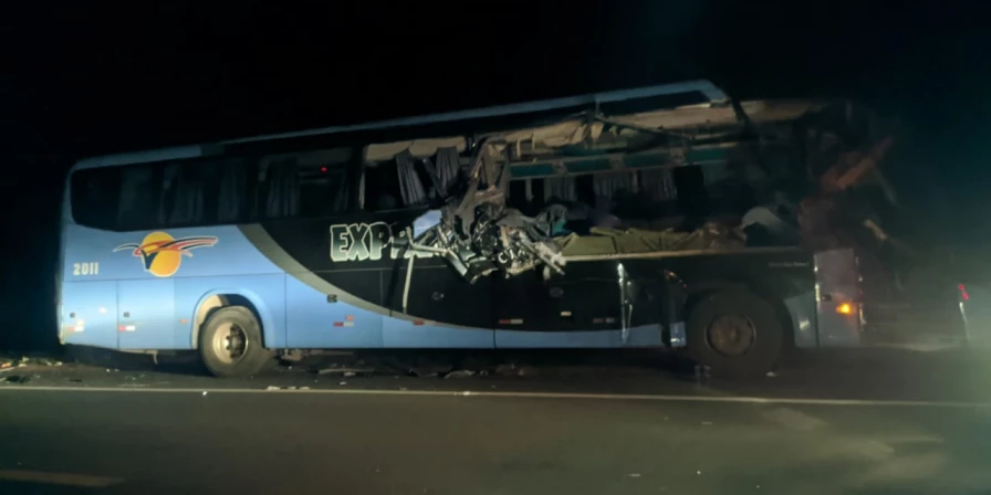 Grave acidente com óbitos na BR 135.