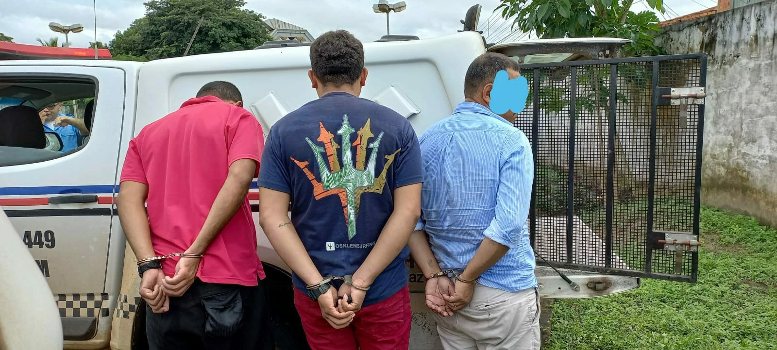 Suspeitos foram presos no interior da agência bancária. (Divulgação / PMMA)