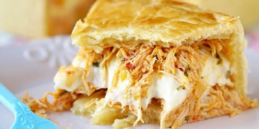 Torta de frango com requeijão cremoso
