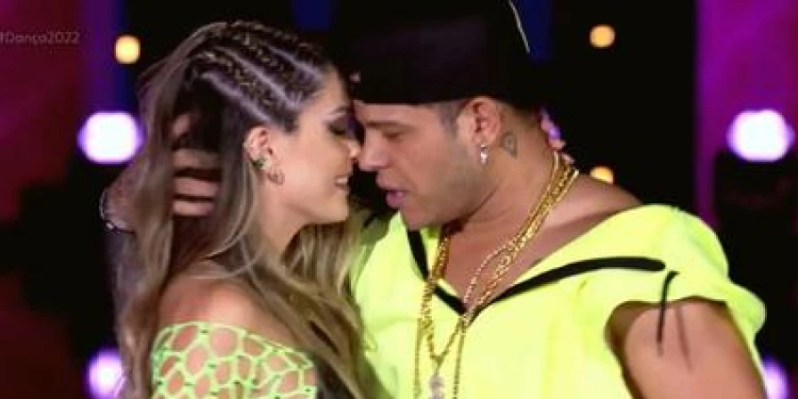 Tierry e Carla Bruno durante apresentação na Dança dos Famosos.