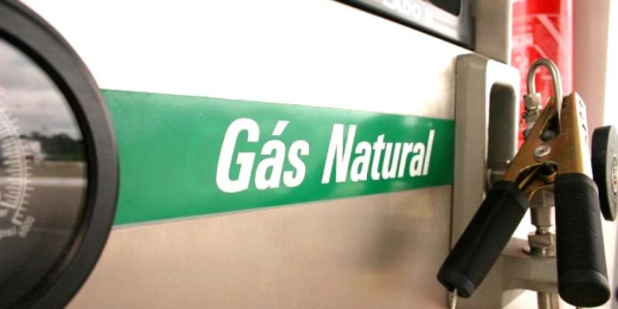 GNV oferece baixa redução de CO2, menor desgaste de partes e componentes do motor e o menor custo no mercado brasileiro.