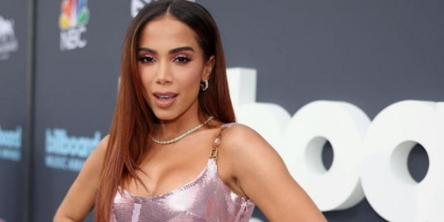 Às vésperas das eleições, Anitta surge na web questionando pesquisas eleitorais. (Foto: GettyImages)