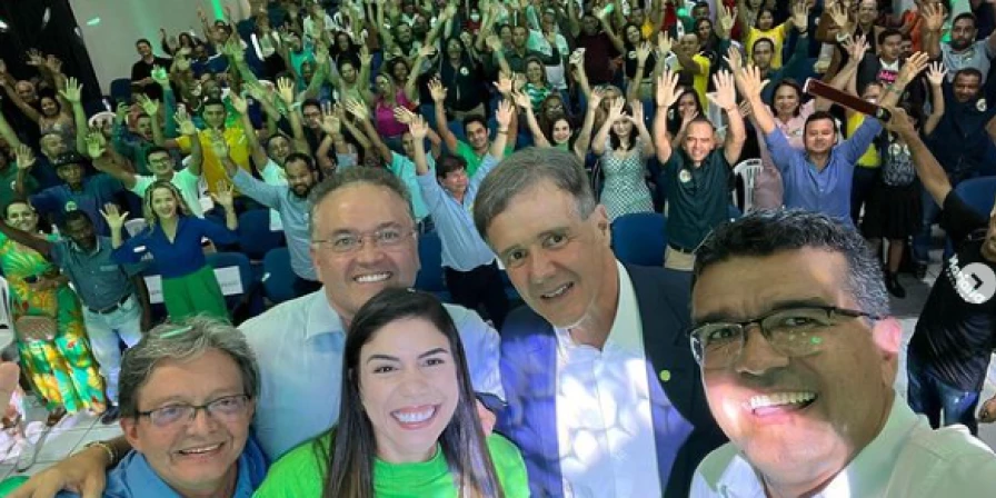 Lahesio em recente evento com Aluisio Mendes e Roberto Rocha, em Imperatriz