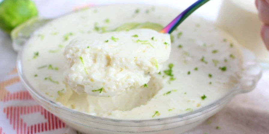 Mousse de limão com leite em pó