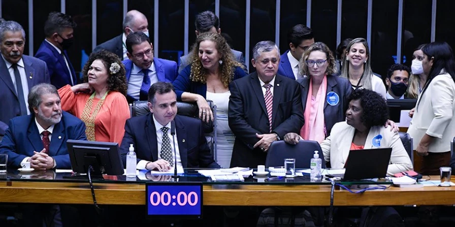 Outra parte da verba foi para os partidos do chamado Centrão.