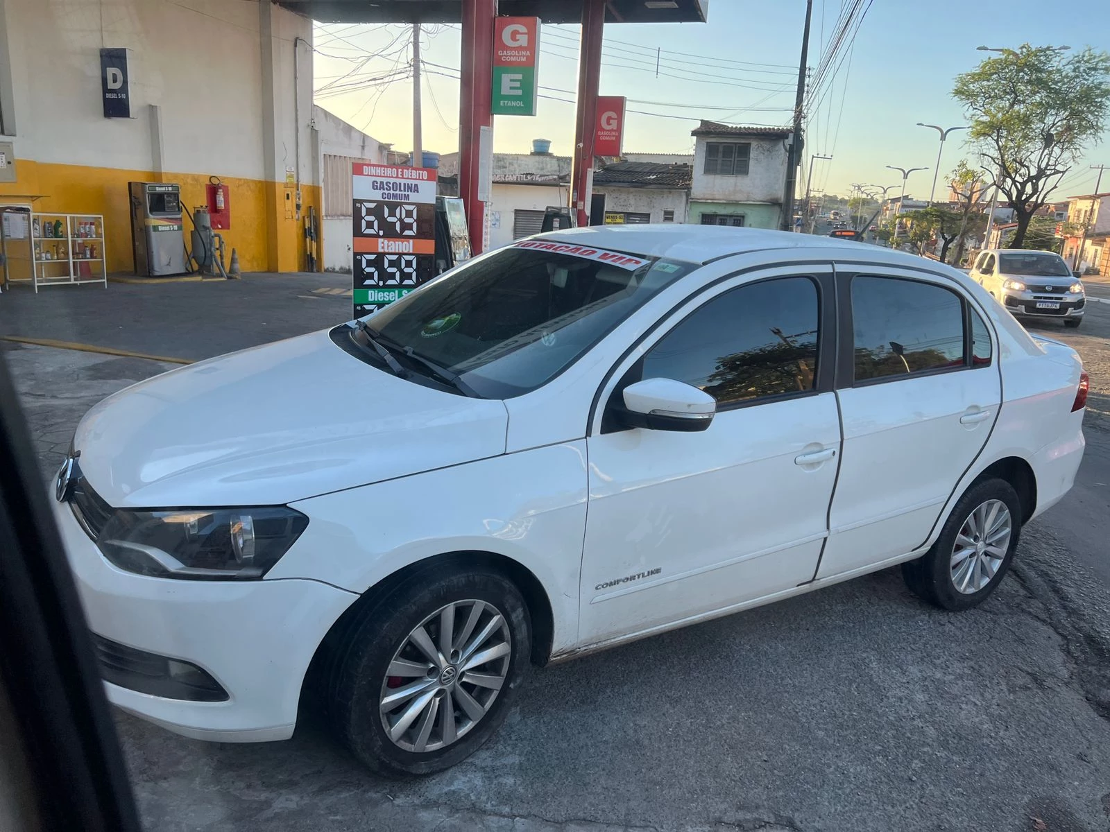 Carro envolvido em acidente. Foto: Douglas Pinto/TV Mirante.