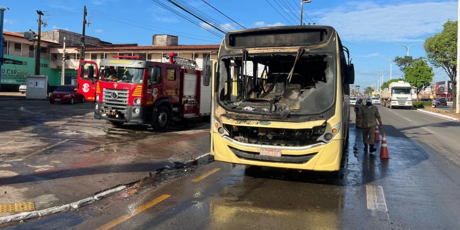 Mais de um episódio de ônibus que pegou fogo em São Luís