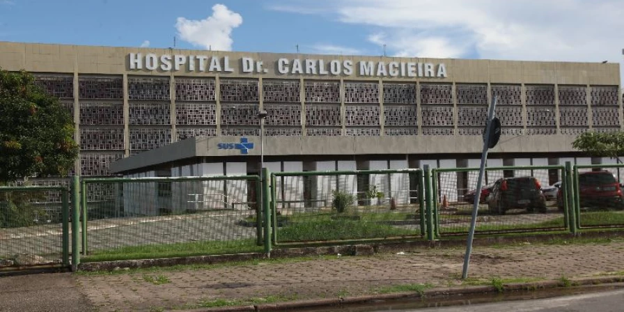 Paciente é transferido para o Hospital Carlos Macieira.