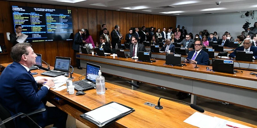 O PL 1.731/2021, que estabelece piso salarial para fisioterapeutas, segue para a Câmara dos Deputados