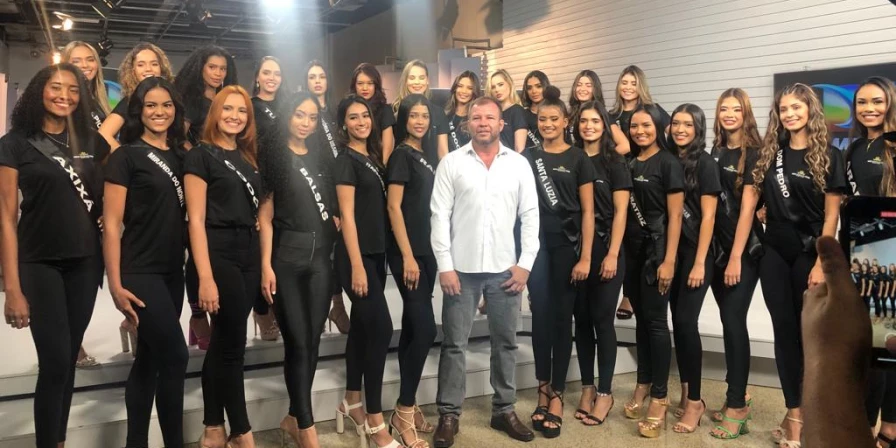 As candidatas estiveram presentes na Redação da TV Mirante, onde tiraram foto com o diretor de jornalismo do Grupo Mirante, Alex Barbosa.
