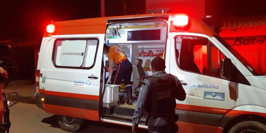 A adolescente foi socorrida pelo Samu e encaminhada ao Hospital Municipal de Imperatriz.
