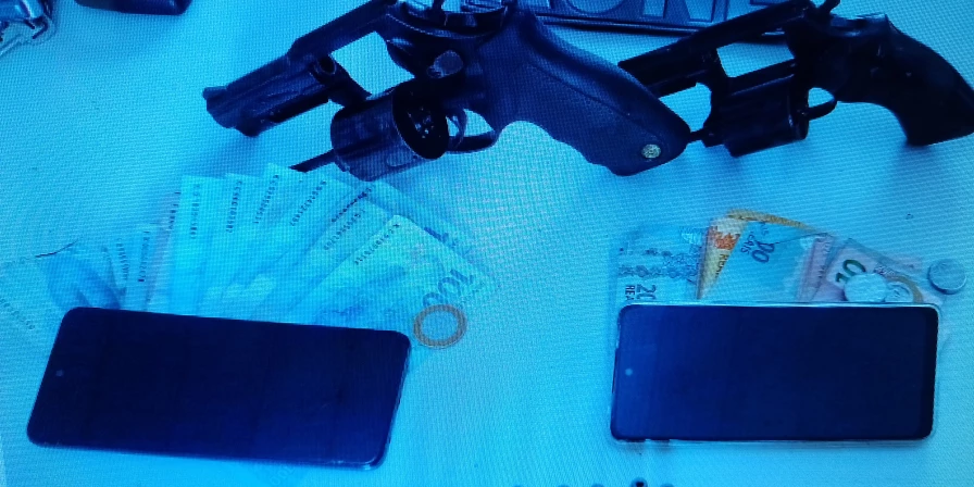 Material apreendido em poder do PM do Maranhão.