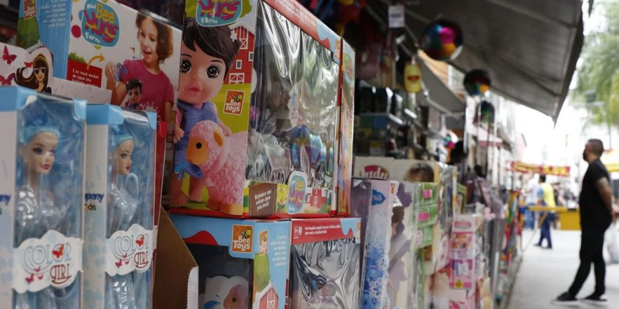 A data é comemorada com festas, brincadeiras e, para quem pode ganhar, brinquedos.