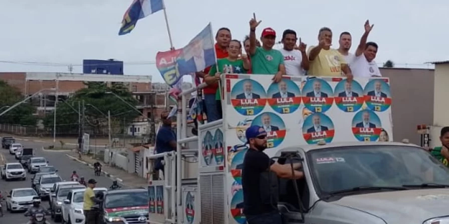 Flávio Dino e deputados federais e estaduais participaram de carreata pró-Lula em São Luís