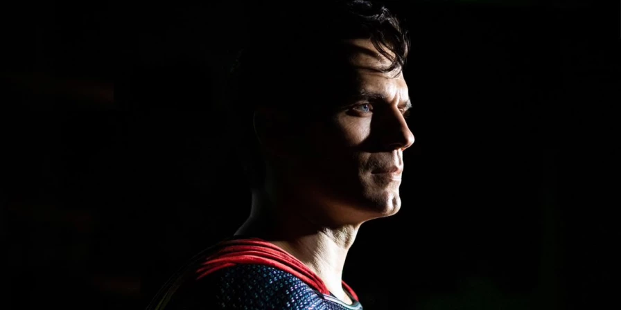 Henry Cavill confirma retorno ao papel de Superman