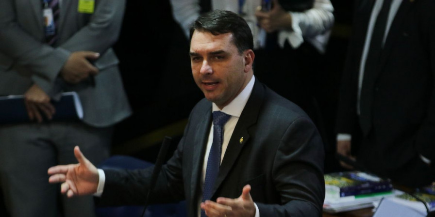 Zema nega vice de Flávio