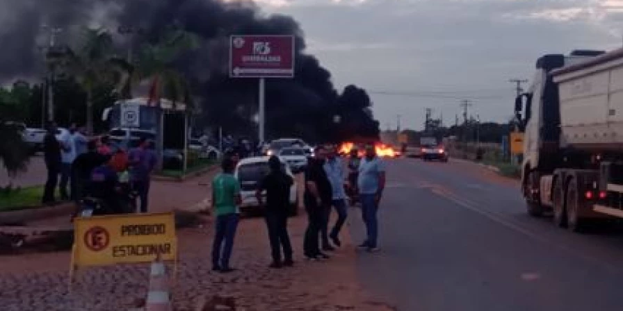 Protesto de bolsonaristas na BR-230, em Balsas.