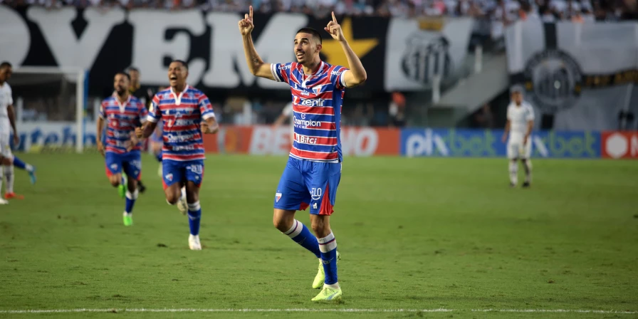 O Fortaleza derrotou o Santos na Vila Belmiro.