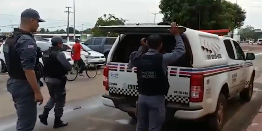 Mãe da vítima foi conduzida à delegacia.