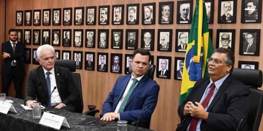 Calendário de encontros entre equipes de Dino e Torres para concretizar transição foi debatido durante encontro