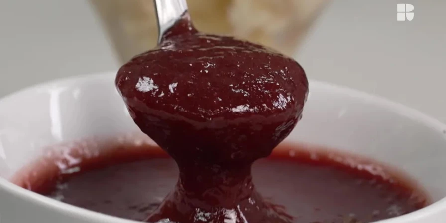 Calda de morango.