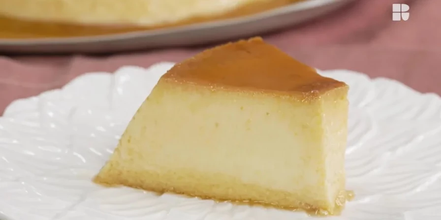 O pudim de ameixa é perfeito para a sobremesa.