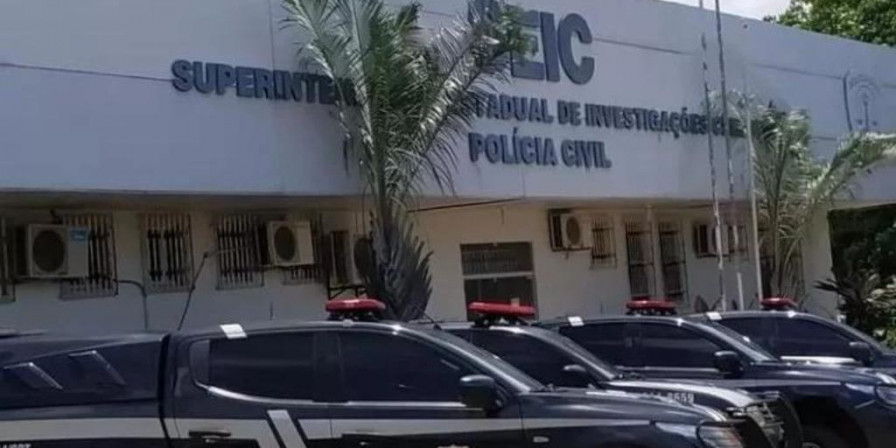Policiais presos por extorsão
