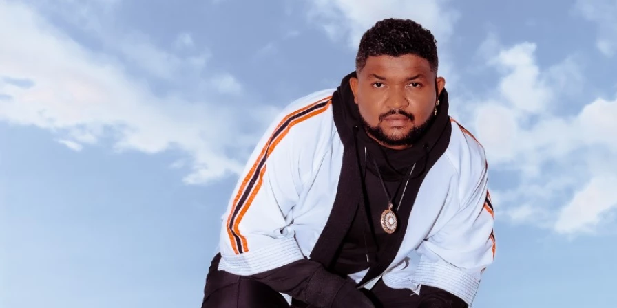 O videoclipe de “Madrugada” teve direção de Yhago Sebaz e Johnny Kelvin.