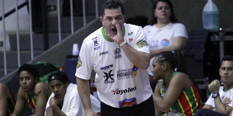 Cristian Santander, técnico do Sampaio Basquete.