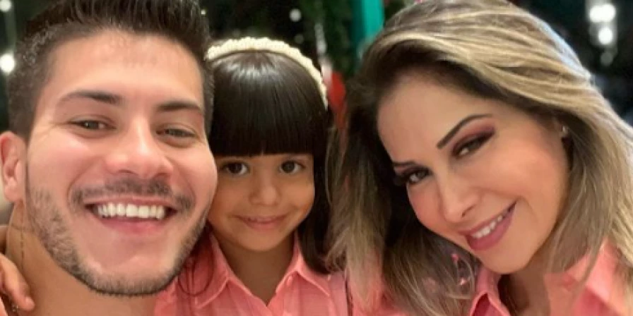 Maíra Cardi tenta ao máximo manter uma boa relação com Arthur por conta da filha dos dois.
