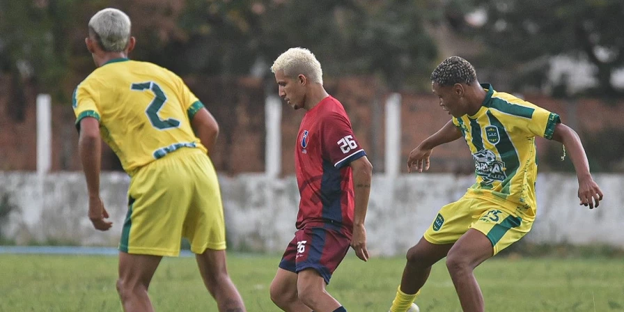 MAC enfrentou o Luminense no CT Parque Valério Monteiro