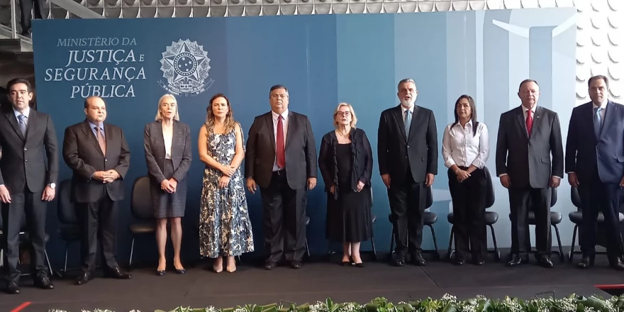 Flávio Dino assume Ministério da Justiça falando em diálogo e respeito