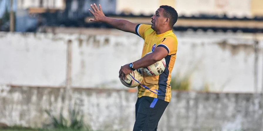 Zé Augusto, técnico do Maranhão Atlético.