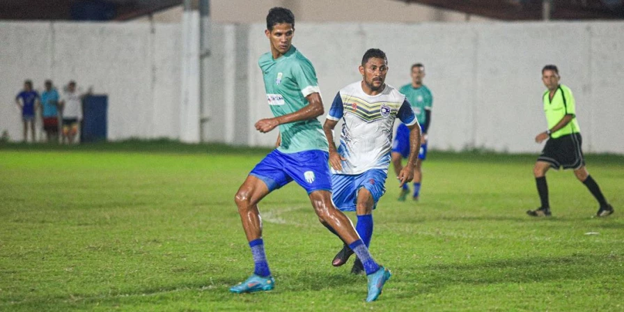 Lance do jogo-treino entre Tuntum e a seleção de Jatobá.