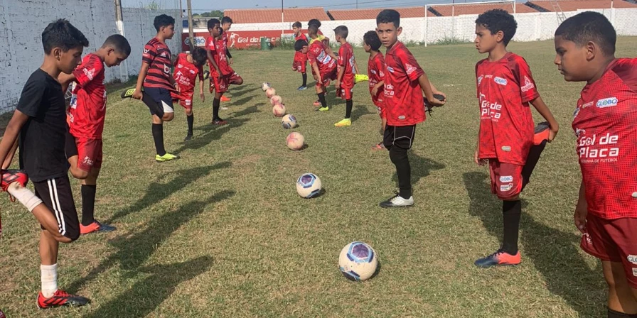 Terceira edição da Escolinha Gol de Placa foi realizada na cidade de Bacabal.