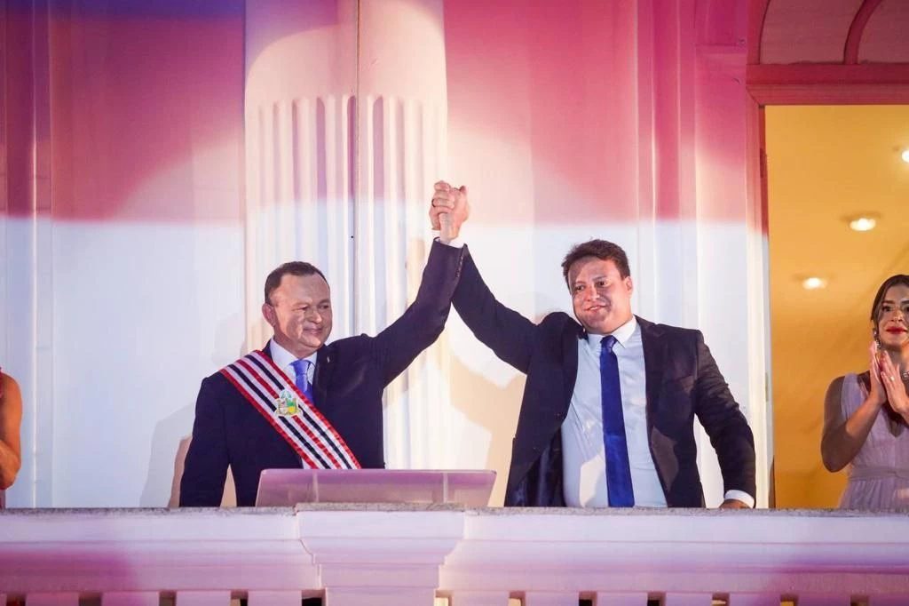 O governador Carlos Brandão e vice, Felipe Camarão, foram bastante aplaudidos durante o evento.
