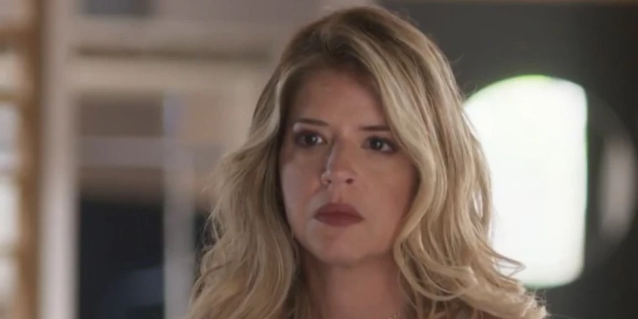 Rebeca (Mariana Santos)