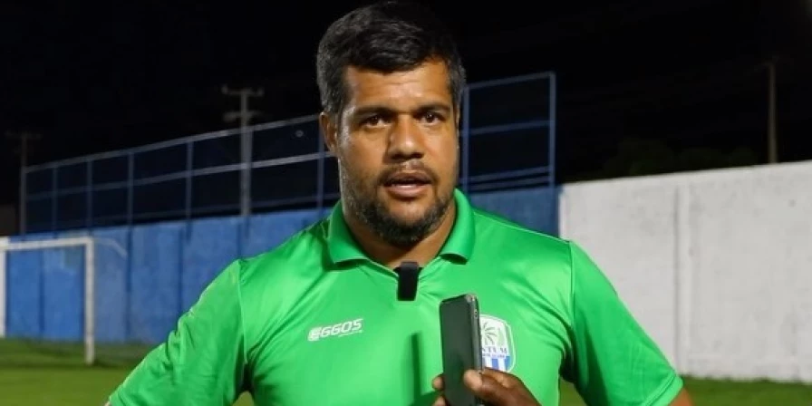 Dejair Ferreira, técnico do Tuntum.