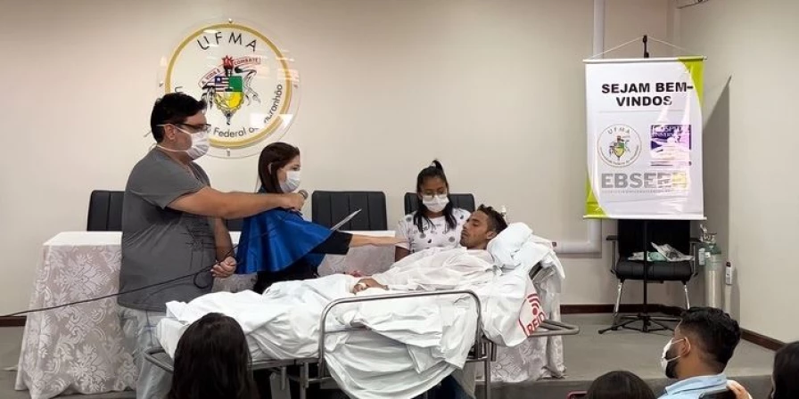 Colação de grau ocorreu no auditório central da Unidade Presidente Dutra.
