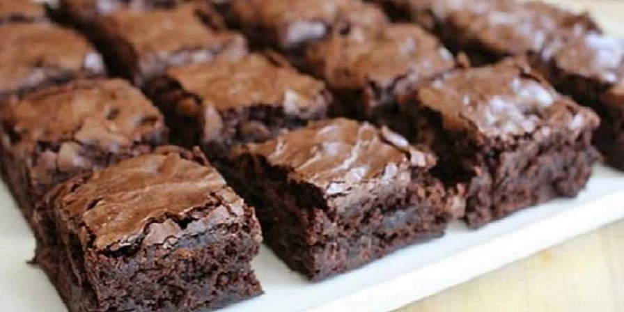 Brownie simples e rápido.