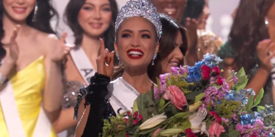 R'Bonney Gabriel, deixou para trás 85 concorrentes para ficar com o título de Miss Universo.