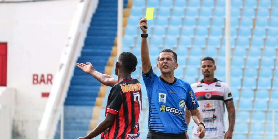 Mayron Frederico dos Reis Novaes foi questionado pela Comissão Estadual de Arbitragem de Futebol